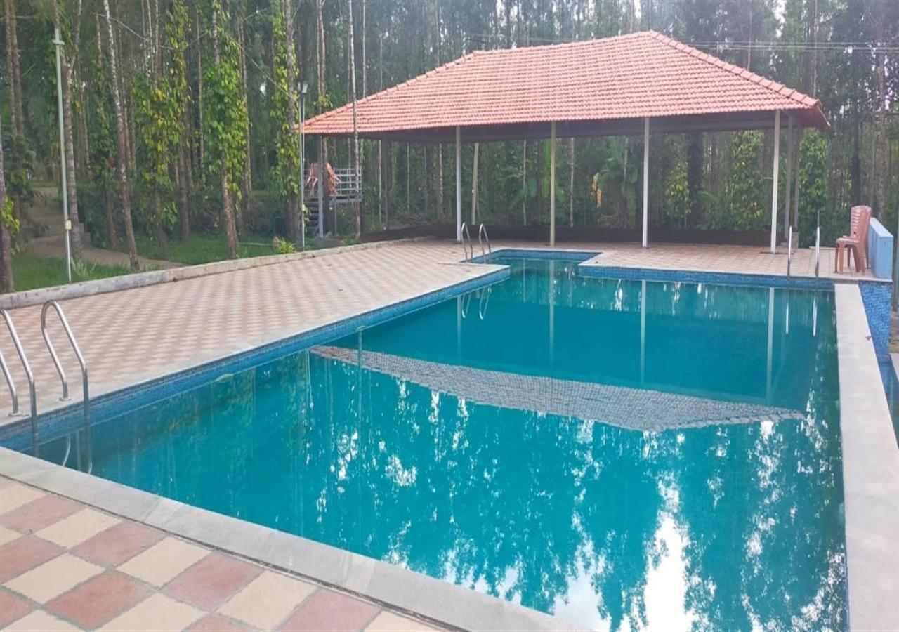 Water View Holiday Retreat สากเลศปุระ ภายนอก รูปภาพ