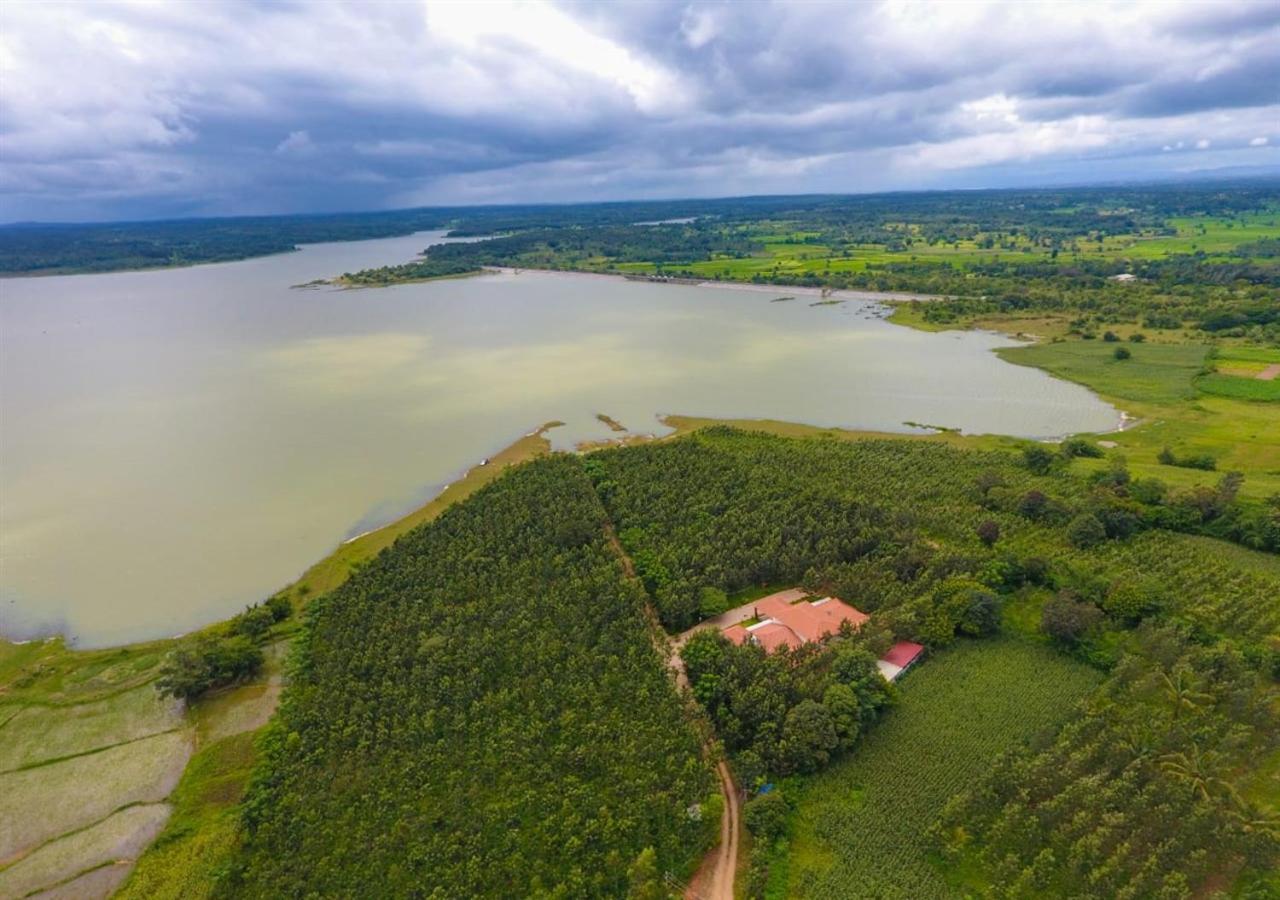 Water View Holiday Retreat สากเลศปุระ ภายนอก รูปภาพ